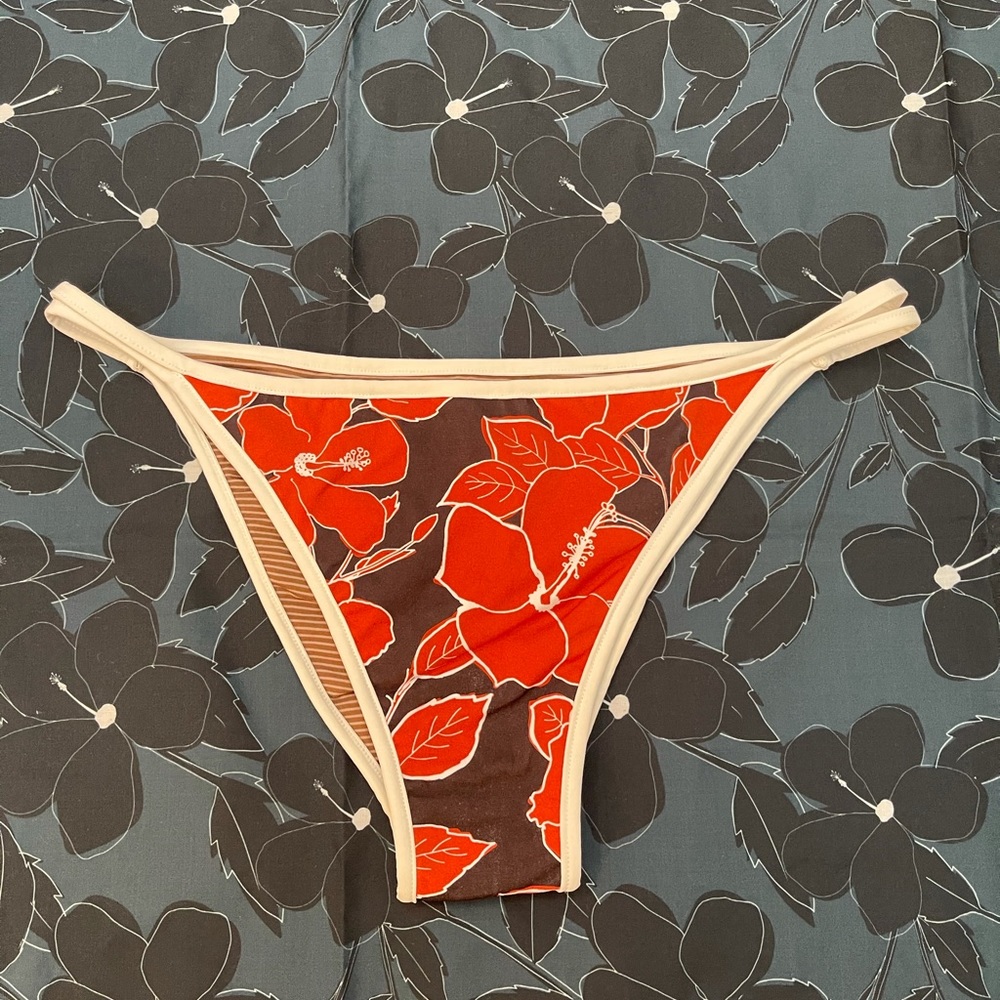 Acacia bottom